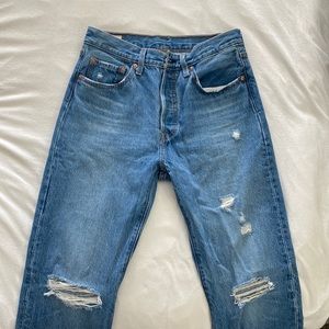 501 Levi’s - NWOT original fit distressed medium wash high-rise jeans